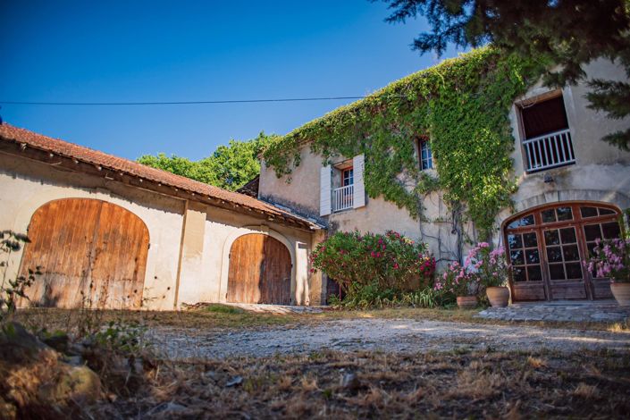 Image No.6-8 Bed House for sale