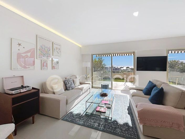 Image No.2-Appartement de 2 chambres à vendre à Cannes