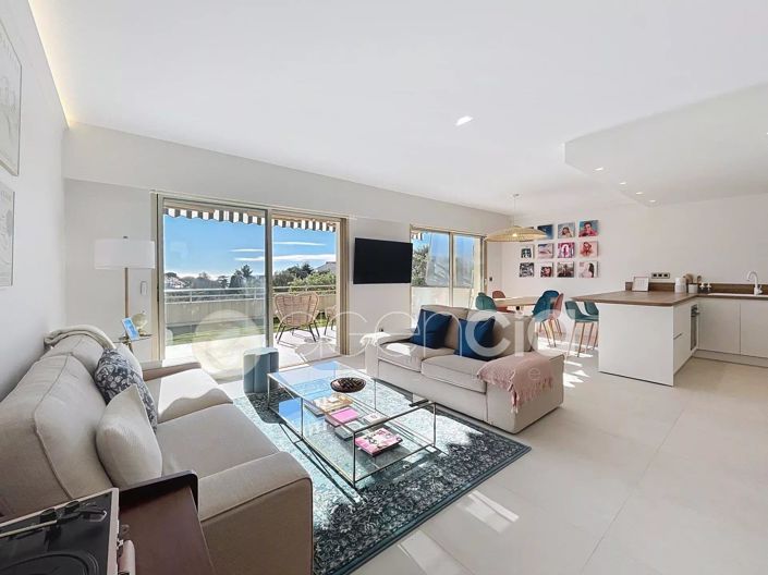 Image No.3-Appartement de 2 chambres à vendre à Cannes