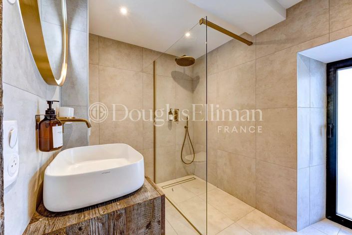 Image No.12-6 Bed House for sale