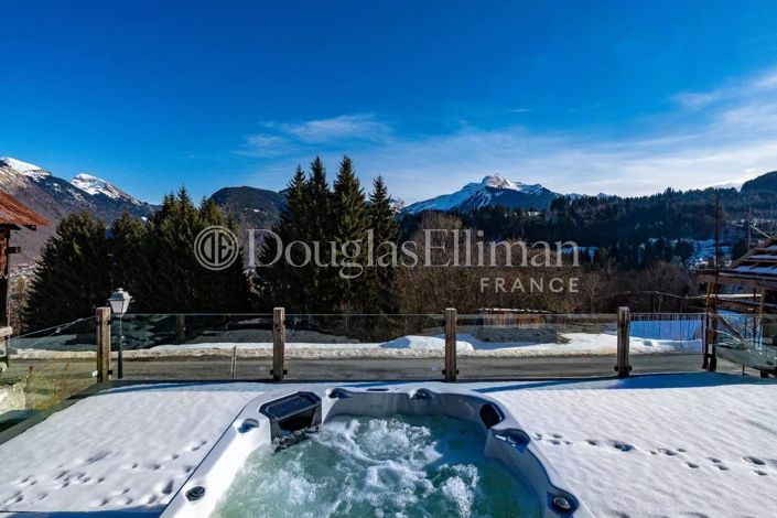 Image No.4-6 Bed House for sale