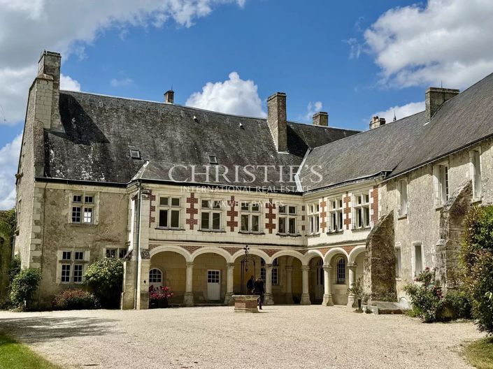Image No.2-Maison de 16 chambres à vendre à Loches