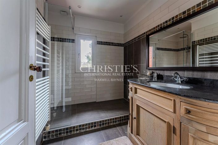 Image No.11-7 Bed House for sale