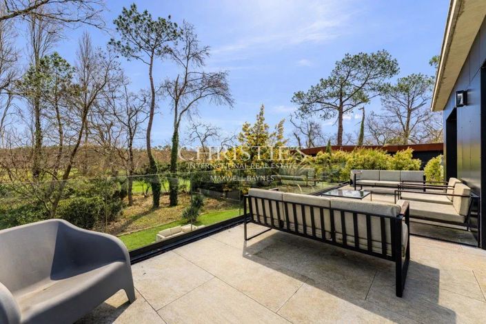 Image No.3-4 Bed House for sale