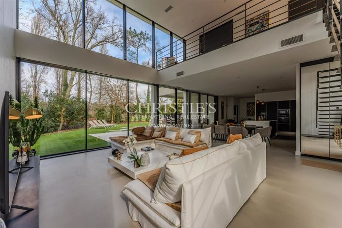 Image No.6-4 Bed House for sale