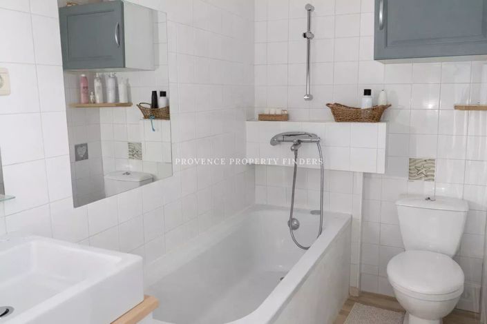 Image No.15-3 Bed House for sale