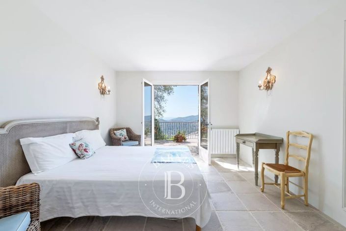 Image No.5-4 Bed House for sale