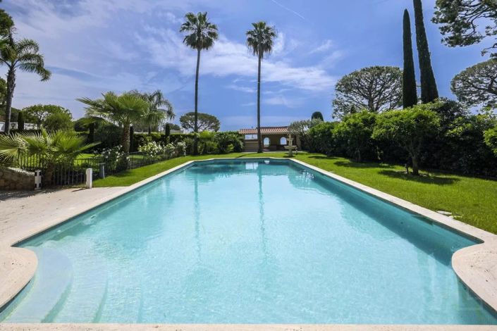 Image No.4-10 Bed House for sale