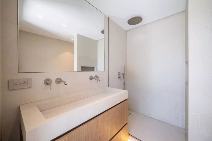 Image No.13-4 Bed House for sale