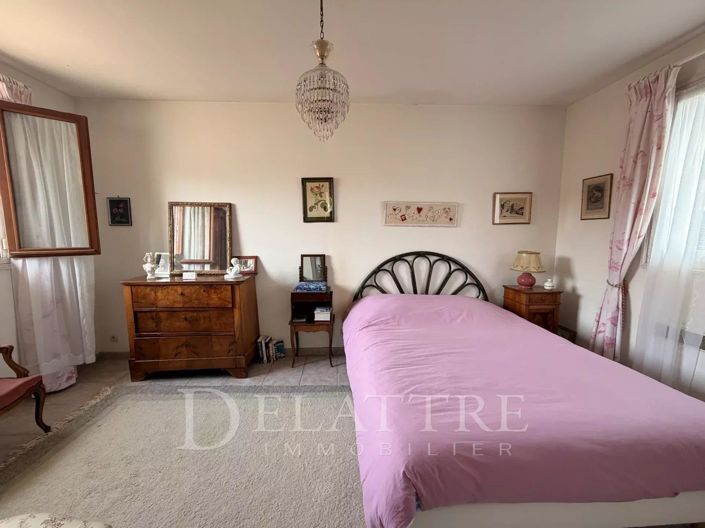 Image No.5-2 Bed House for sale