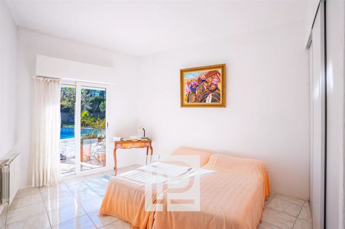 Image No.10-4 Bed House for sale