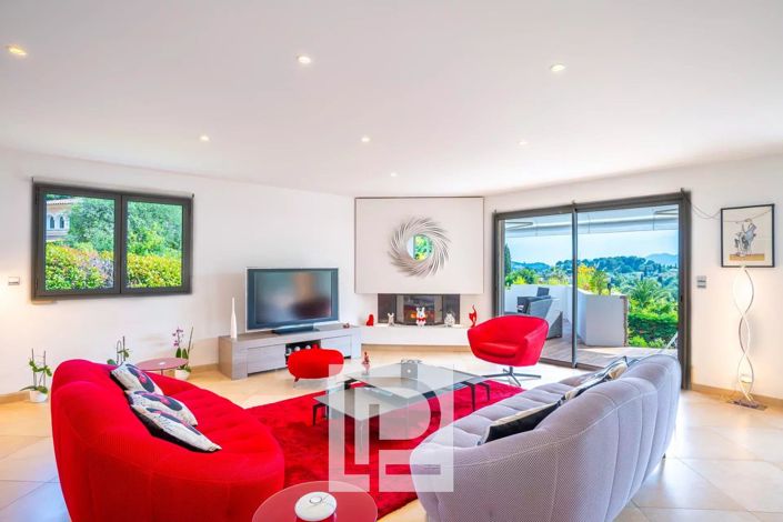 Image No.5-4 Bed House for sale