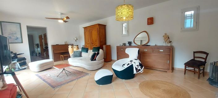 Image No.12-5 Bed House for sale
