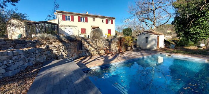 Image No.8-5 Bed House for sale