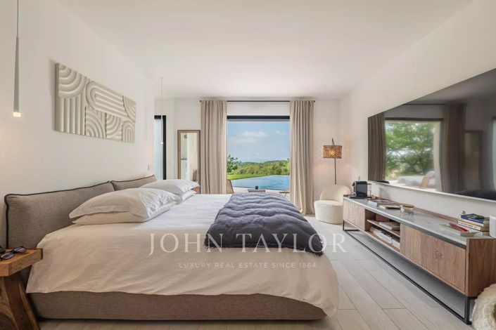 Image No.11-5 Bed House for sale