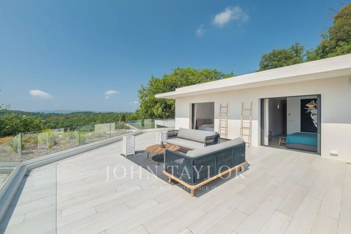 Image No.13-5 Bed House for sale