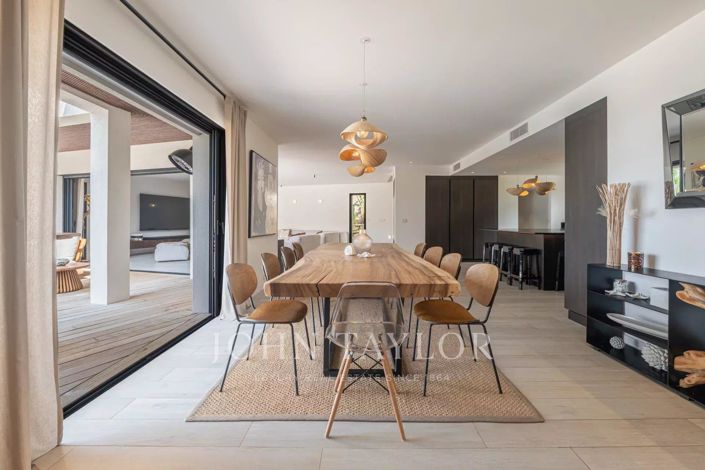 Image No.6-5 Bed House for sale