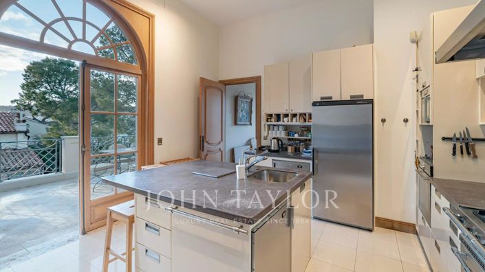 Image No.10-7 Bed House for sale