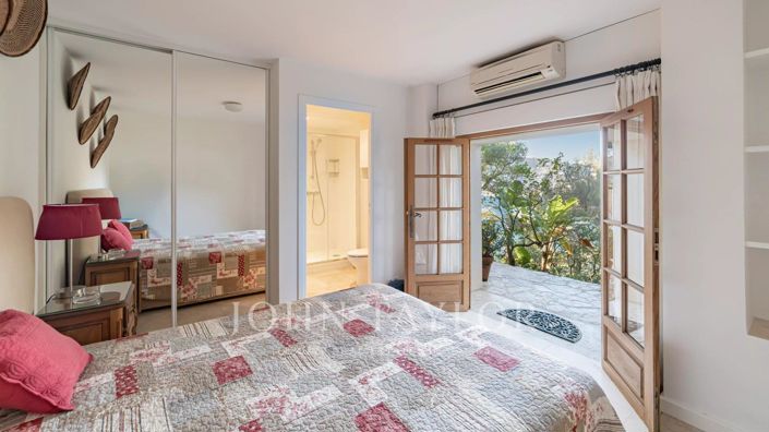 Image No.20-7 Bed House for sale