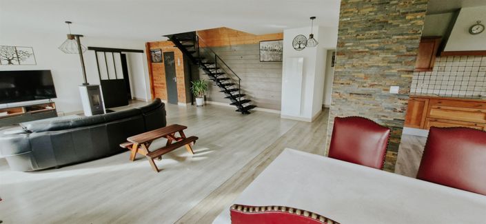 Image No.4-9 Bed House for sale