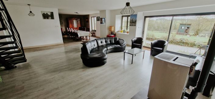 Image No.5-9 Bed House for sale