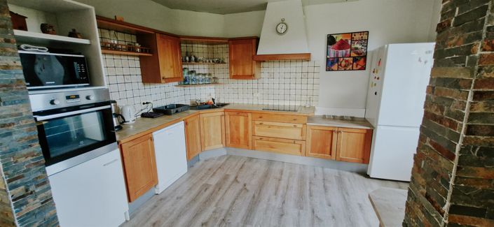 Image No.6-9 Bed House for sale