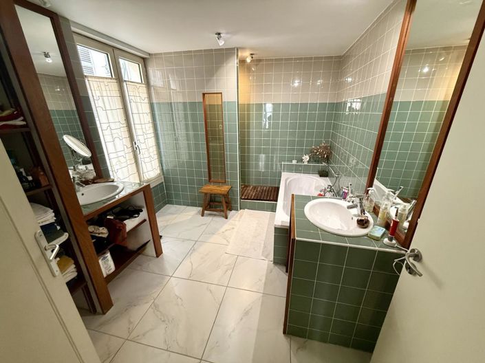 Image No.14-6 Bed House for sale