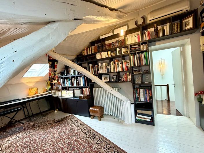 Image No.16-6 Bed House for sale