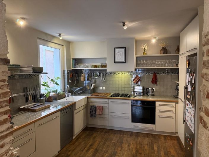 Image No.4-6 Bed House for sale