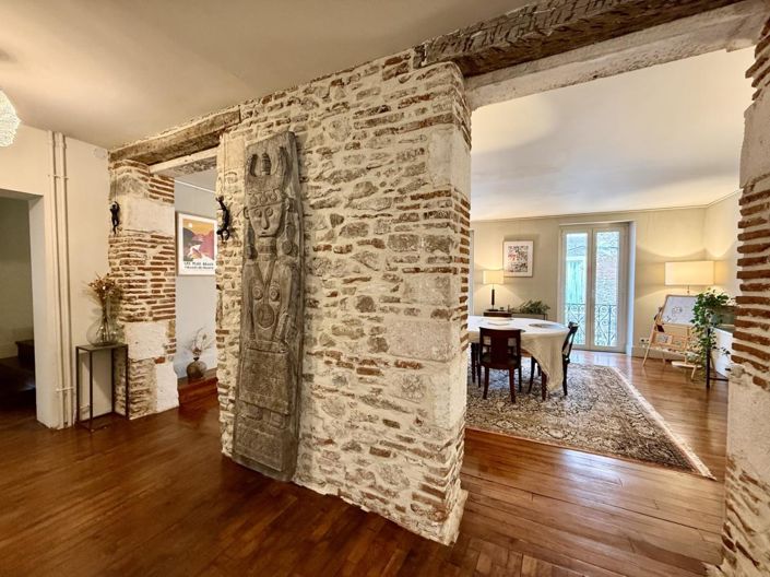 Image No.7-6 Bed House for sale