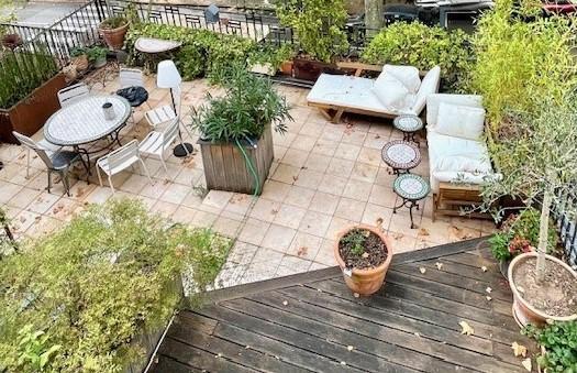 Image No.8-6 Bed House for sale