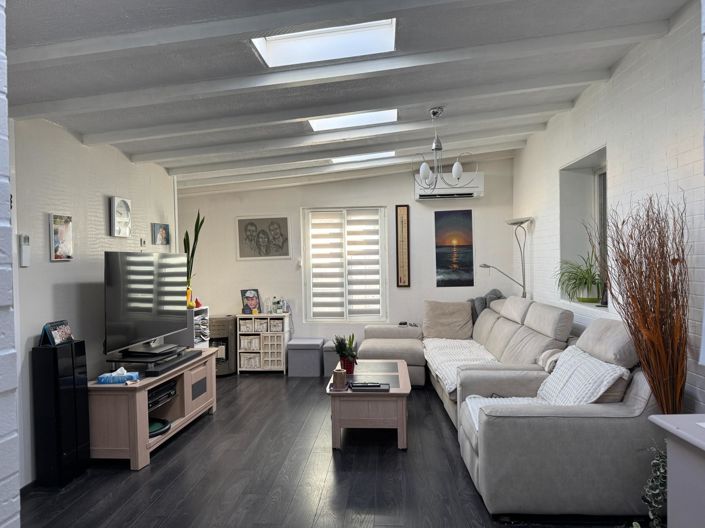 Image No.5-4 Bed House for sale