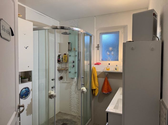 Image No.8-4 Bed House for sale