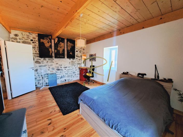 Image No.10-4 Bed House for sale