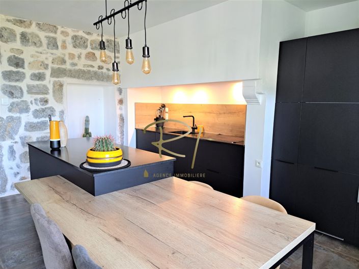 Image No.6-4 Bed House for sale