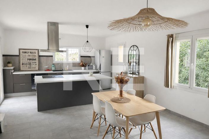 Image No.3-3 Bed House for sale