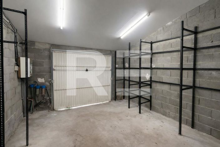 Image No.9-3 Bed House for sale