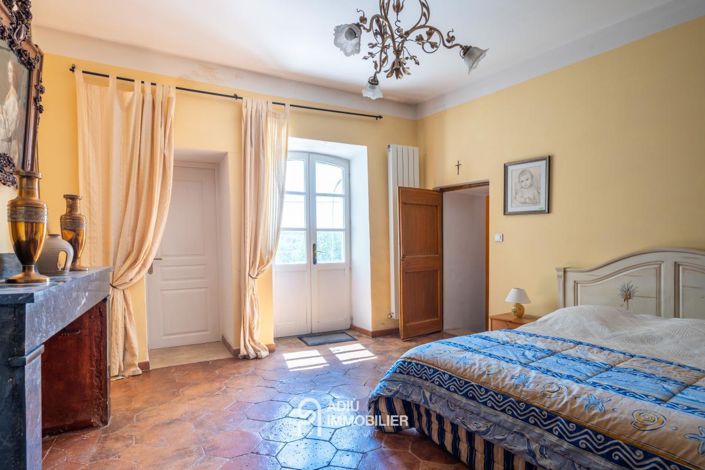 Image No.12-4 Bed House for sale