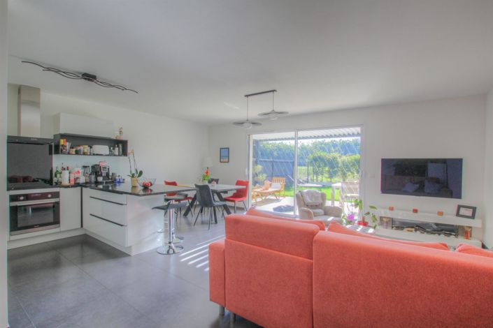 Image No.2-4 Bed House for sale