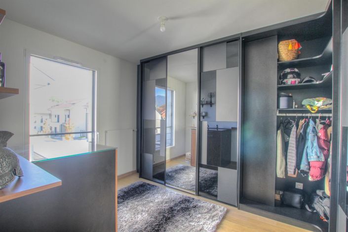 Image No.6-4 Bed House for sale