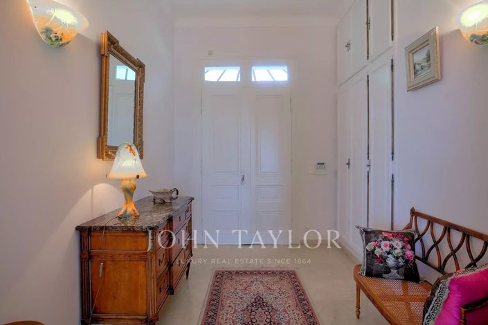 Image No.10-6 Bed House for sale