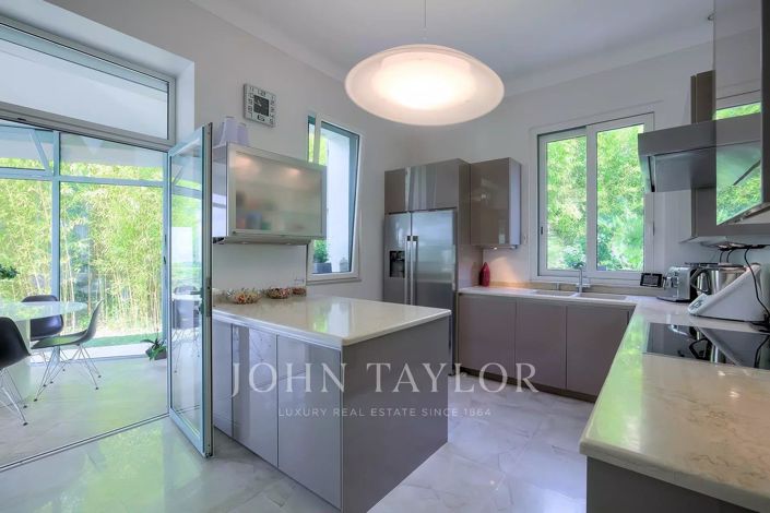 Image No.14-6 Bed House for sale