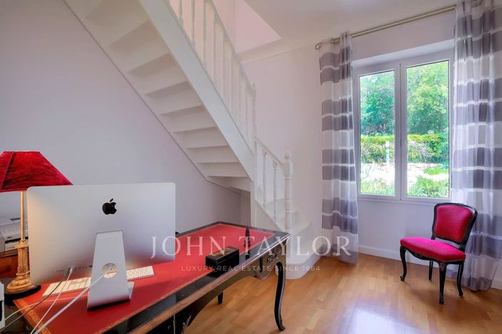 Image No.22-6 Bed House for sale