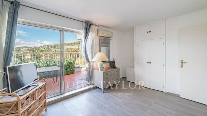 Image No.11-3 Bed Apartment for sale