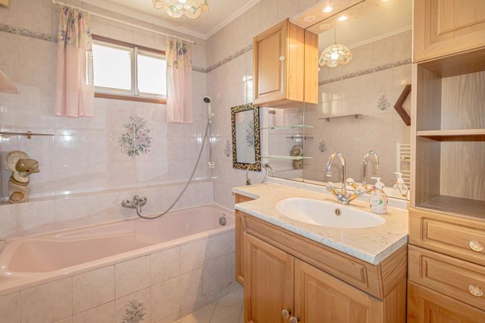 Image No.15-3 Bed Apartment for sale