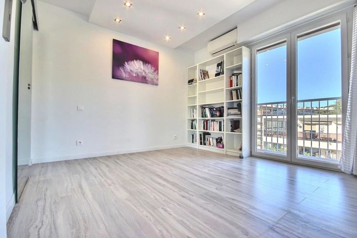 Image No.12-Appartement de 3 chambres à vendre à Cannes