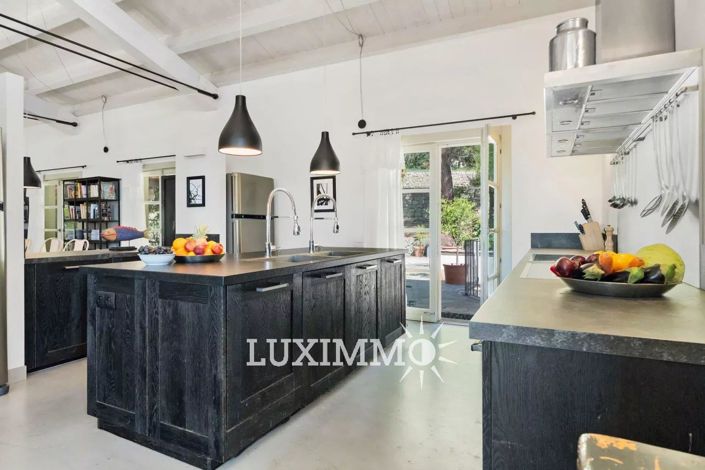 Image No.10-7 Bed House for sale