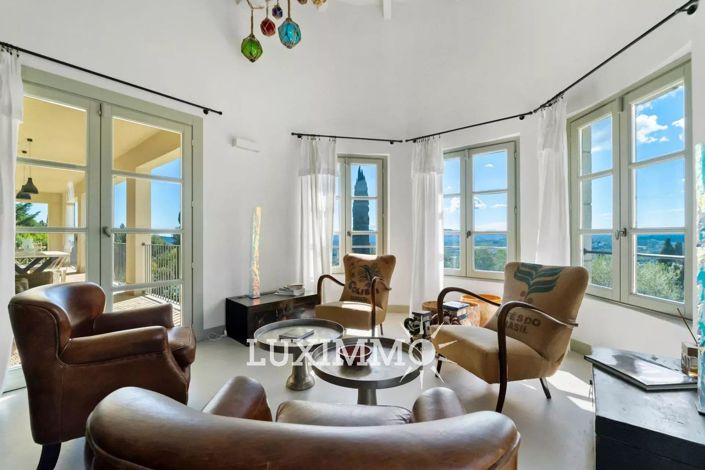 Image No.8-7 Bed House for sale