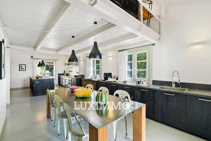 Image No.9-7 Bed House for sale