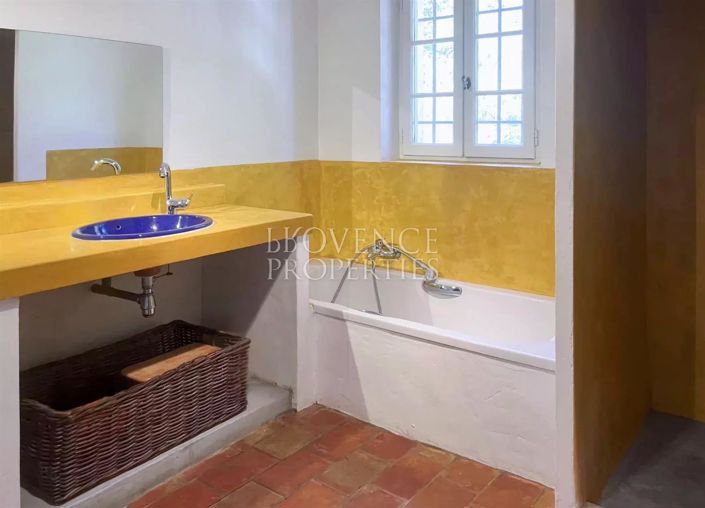 Image No.12-5 Bed House for sale